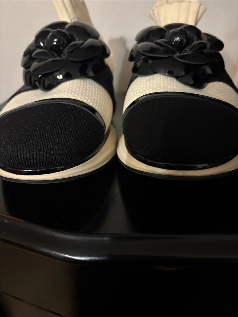 CHANEL Cream Knit Slip-On Sneakers with Black Camellia sz39.5